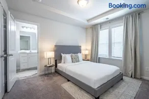 3-Story Pet-Friendly Retreat with Private Suites - Image 4