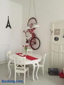 Paris Apartment - Image 4