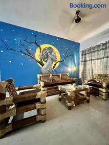 Bird's Nest Entire Apartment Fully Furnished AC Unit 3BHK - Image 1