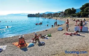 B studio apartment near the beach with sea view - Image 5