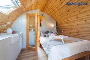 The Stag Pod Farm Stay with Hot Tub Sleeps 2 - Image 3