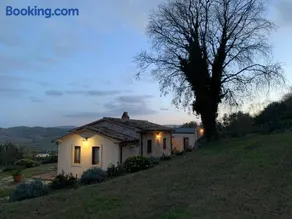 Il Nido del Falco nelle Antiche Mura - Image 1