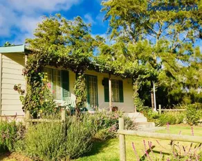 Cheverells Farm, Kiku & Braeburn Cottage - Image 2