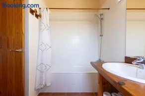 Villa with private pool, bbq and garden - Image 2