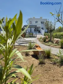 The Nine Graces- Chloe, Charming Naxos Home with Pool & Garden - Image 1