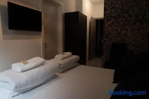 Mary's Rooms & Apartments - Image 1