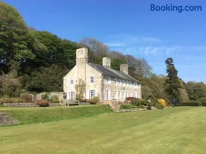 Wolford Lodge Traditional home surrounded 150 private acres with Tennis court - Image 1