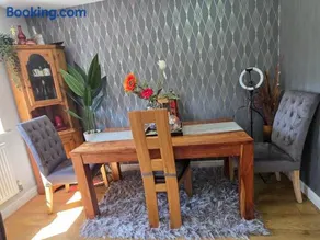 Spacious 2 bedroom maisonette - Image 4