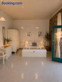 Electra House-Central Sea View Home - Image 2