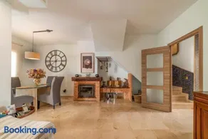 Casa Andaluza con piscina y jardín privado en Gelves a 15 minutos del centro de Sevilla - Image 4