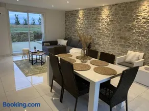 Maison chaleureuse dans village calme - Image 1