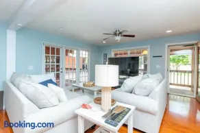 Waterfront 3BR Villa w Gym, Pool & Dock Access - Image 1