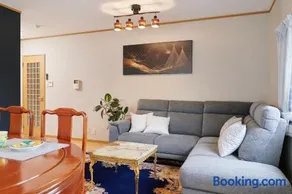 The Otemachi Residence Kanazawa - Luxury Stay near Kenrokuen - Image 2