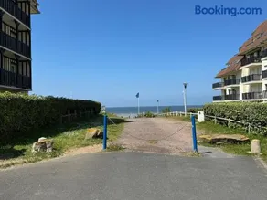 Studio en bord de mer avec balcon et vue imprenable, accès direct plage - FR-1-487-317 - Image 2
