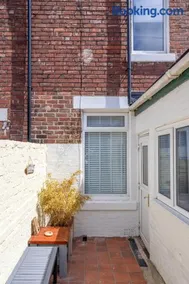 Charming house in South Shields-Sleep 6 -Parking - Image 4