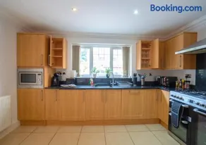 Modern 10BR Retreat Sleeps 16plus nr HS2 NEC BHX - Image 5