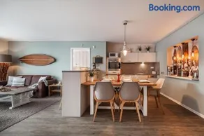 Apartment 5 - "am Yachthafen 5", Apartmenthaus Hafenspitze, - Blickrichtung offenes MeerStrandpromenade - Image 1