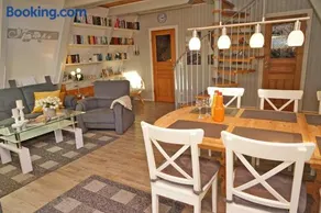 Zeltdachhaus mit viel Platz _ Park - Image 3