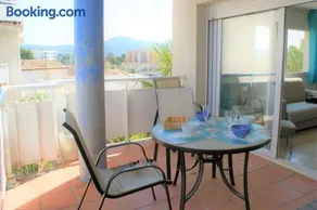 Apartamento con vistas al canal en residencia con piscina AV-20 - Image 3