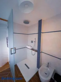 View Room - Image 2