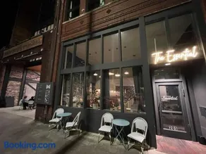 Mercantile industrial loft! - Image 4