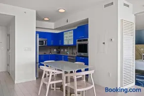 2BR Fort Lauderdale W Residence with Double Living Room, Ocean & Intercoastal Views, Brand New Sofas! - Image 3