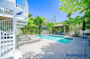 Decked Out - Steps to Bay & Beach, Pool, Games by Anna Maria Life Vacation Rentals - Image 4