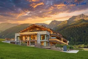 Sky Spa Penthouse Chalet - Image 2