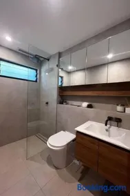 Spacious Architect-Designed Studio in Redfern - Image 3