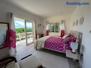 Waves Villa Guesthouse - Image 3