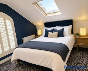 Cozy Countryside Schoolhouse in Mullingar - Image 3