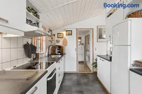 Lovely Holiday Home Near Sandy Beach - Image 3