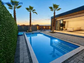Lakeside Palms - Image 1