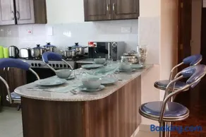 Glamour Suites - Image 5