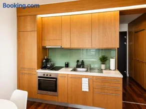BL Yachtclub Lakeview Apartment - Image 5