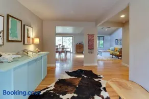 2 Master Suites, Fenced Yard, Hot Tub - Image 5