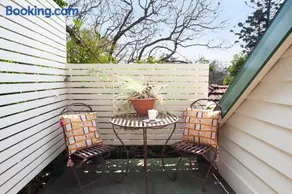 Woolwich Studio Bliss, Private Oasis by the Water - Image 1
