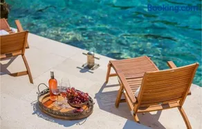 Seafront villa Marella - Image 4