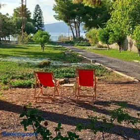 Coralia's beachfront sea view studio - Image 4