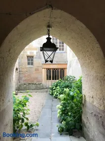 Chateau de Vesset - Image 1