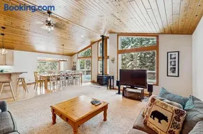 Spacious cabin with shared pools & hot tubs - near skiing hiking & biking - Image 5