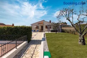 Villa Marko Kaštelir - Image 1