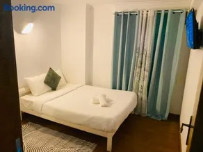 London Guest House - Image 1