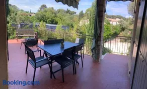 Haut de villa avec terrasse privative jardin et parking tout près des plages - Image 2
