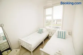 Sea View Beachfront House - Image 2