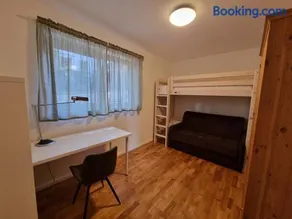 Gemütliche Premium Ferienwohnung mit Terrasse nähe S-Bahn - Image 1