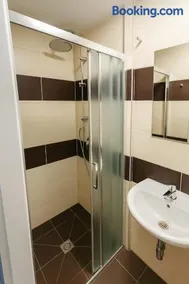 Eislerova kolej Jarov - Image 2