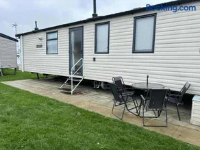 Thors Lakeside Retreat - Image 2
