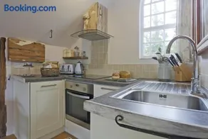 1 Bed in Woodbridge oc-tcl - Image 5