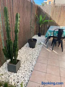 LE NID PROVENÇAL, Rez de Jardin, Piscine et Terrasse, proche Avignon - Image 4